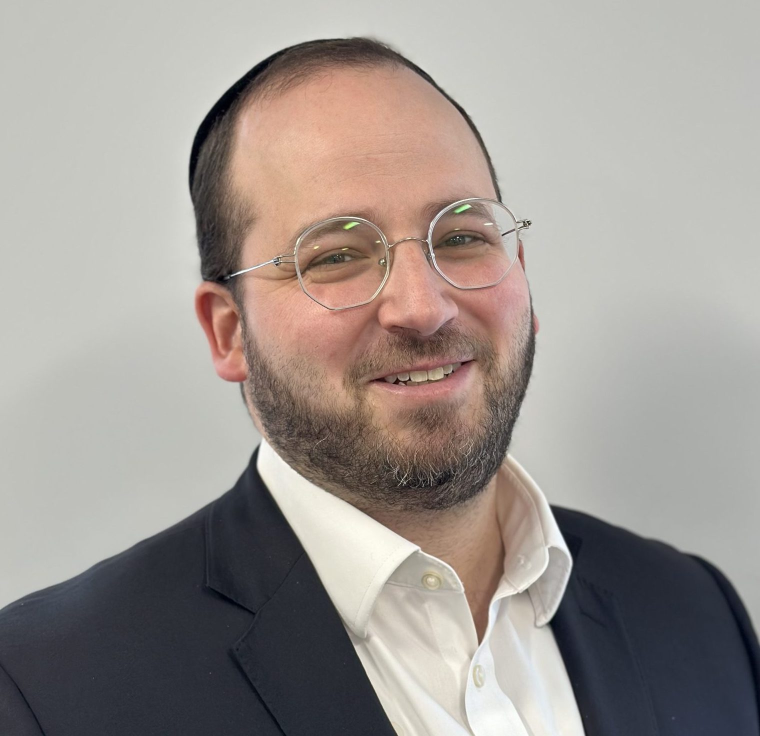 Picture of Yehoshua Fleisher smiling 